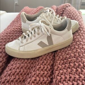 Veja White and Beige Women's Sneakers